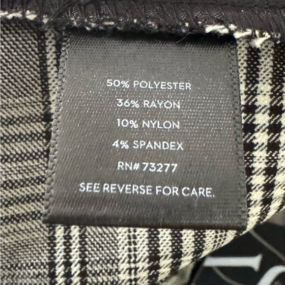 Brand new “Simply Vera “Vera Wang capri bottoms for women.Size-M,color-gray.🤍 - Picture 7 of 7